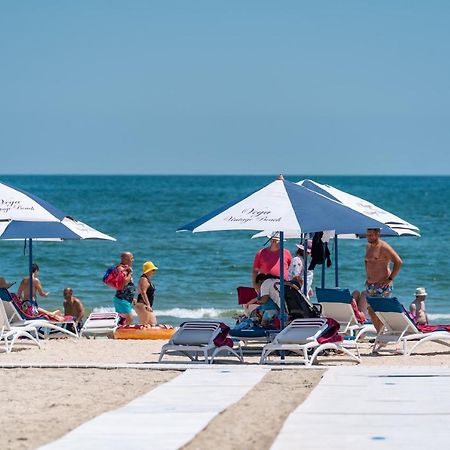 Moonlight Mamaia Apartments Exterior photo