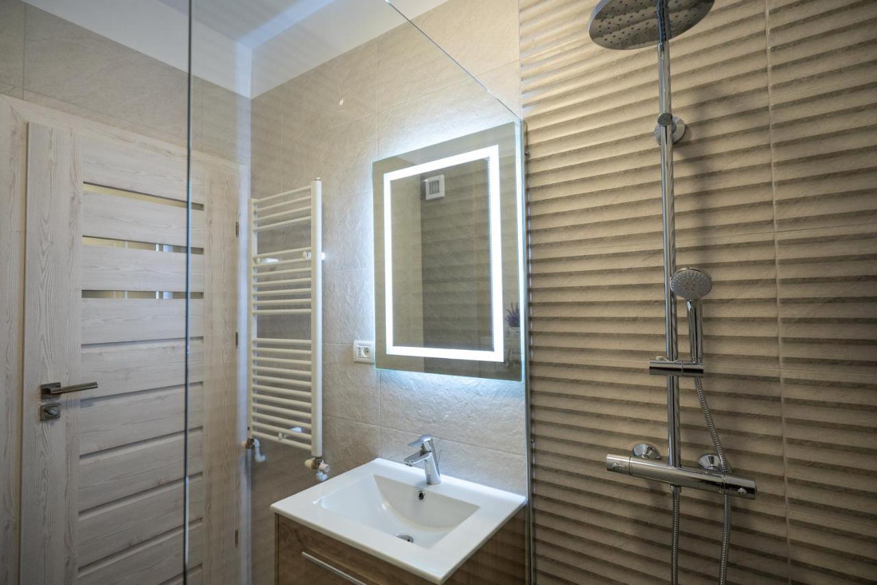 Moonlight Mamaia Apartments Exterior photo